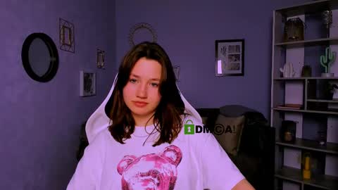 Helli online show from March 2025 02:43:02 AM