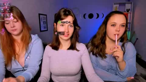 Helli online show from October 2025 07:11:02 PM