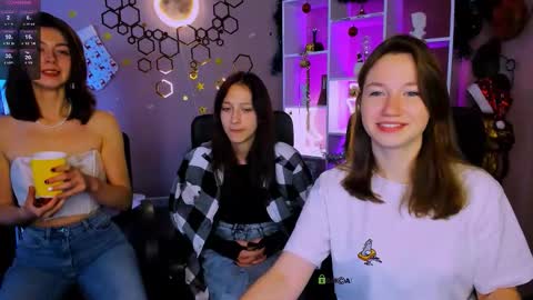 Snapshot of helli_belli chatting on January 2026 08:34:01 PM Helli online show from January 2026 08:34:01 PM