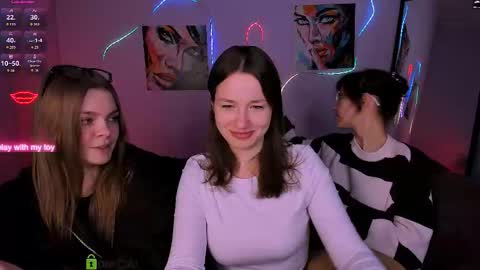 Snapshot of helli_belli chatting on January 2026 08:13:02 PM Helli online show from January 2026 08:13:02 PM