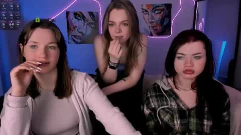 Snapshot of helli_belli chatting on February 2026 02:53:01 AM Helli online show from February 2026 02:53:01 AM