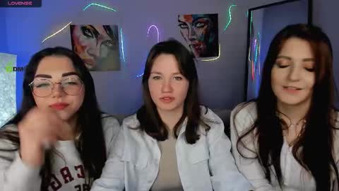 Snapshot of helli_belli chatting on February 2026 08:12:01 PM Helli online show from February 2026 08:12:01 PM