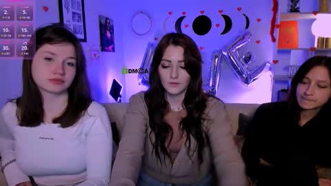 Snapshot of helli_belli chatting on February 2026 08:23:01 PM Helli online show from February 2026 08:23:01 PM