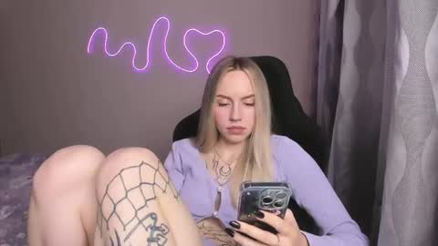 Snapshot of hello_kittykk chatting on May 2026 04:58:01 PM Lisa online show from May 2026 04:58:01 PM