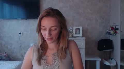 Snapshot of hellokittykaty chatting on November 2025 06:35:02 AM Victory online show from November 2025 06:35:02 AM