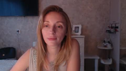 Snapshot of hellokittykaty chatting on November 2025 06:35:01 AM Victory online show from November 2025 06:35:01 AM