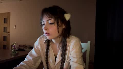 Snapshot of hellyluxury chatting on June 2026 07:28:02 PM hellyluxury online show from June 2026 07:28:02 PM