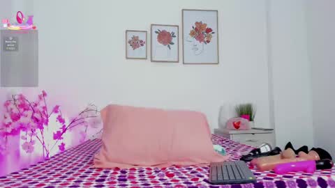 Hellzel online show from October 2025 07:23:02 PM