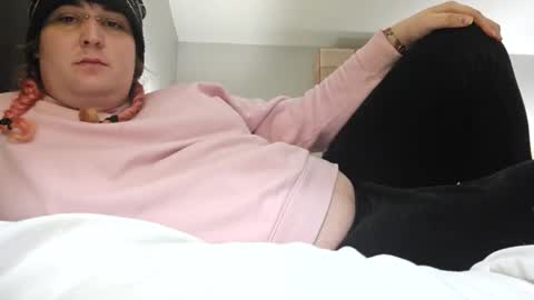 Snapshot of henmasterson chatting on December 2025 01:04:02 PM henmasterson online show from December 2025 01:04:02 PM