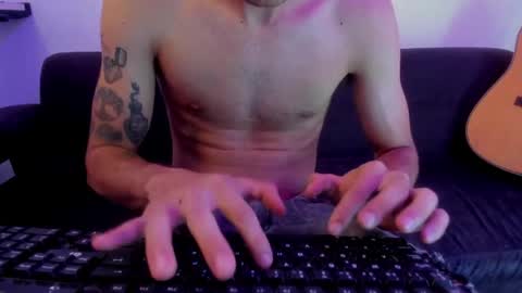 henrik_senn online show from April 2026 09:53:01 PM