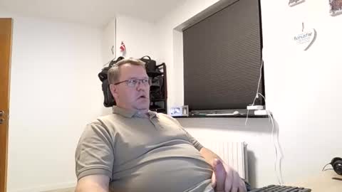 Snapshot of henrikrp1971 chatting on December 2024 04:24:02 PM henrikrp1971 online show from December 2024 04:24:02 PM