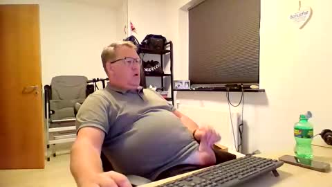 Snapshot of henrikrp1971 chatting on November 2025 09:26:02 PM henrikrp1971 online show from November 2025 09:26:02 PM