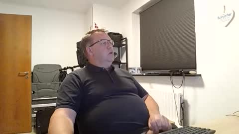 Snapshot of henrikrp1971 chatting on November 2025 03:34:02 PM henrikrp1971 online show from November 2025 03:34:02 PM