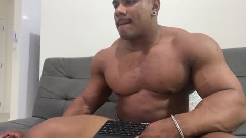 Henri online show from January 2025 12:11:01 AM