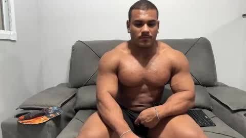 Henri online show from March 2025 09:35:01 PM