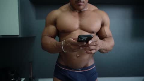 Henri online show from February 2026 07:35:01 PM