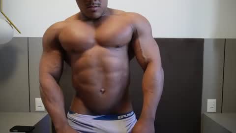 Snapshot of henrimusclee chatting on June 2026 05:28:02 PM Henri online show from June 2026 05:28:02 PM