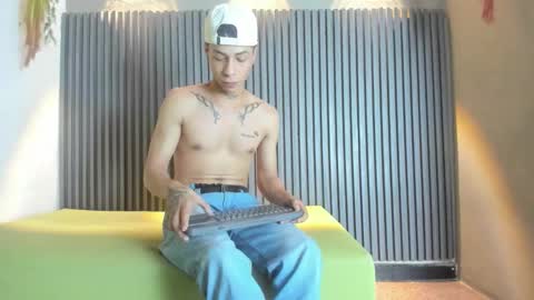 Henry online show from February 2026 07:36:01 PM