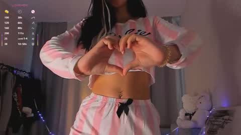 Snapshot of her_dark_poetry chatting on November 2025 03:06:02 AM Batwoman online show from November 2025 03:06:02 AM