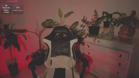 Snapshot of hera_069 chatting on September 2025 03:41:01 AM Hello I am Valentina independent Colombian model I love sensuality and pleasure welcome online show from September 2025 03:41:01 AM