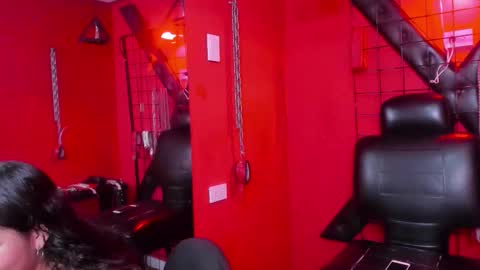 hera n zeus online show from December 2025 06:56:02 PM