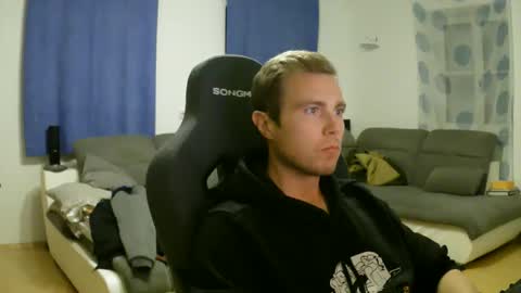 John Pearl online show from April 2026 07:16:01 PM