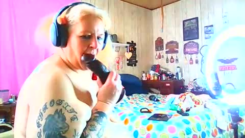 Snapshot of herculesnvenus chatting on February 2026 05:17:01 PM venus online show from February 2026 05:17:01 PM