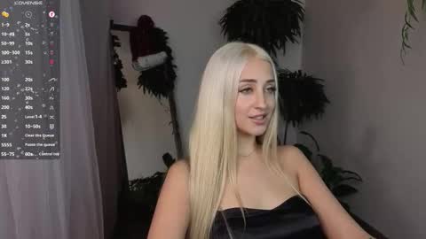 Elise online show from December 2025 02:16:02 AM