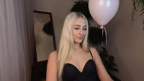 Snapshot of here_wego_again_ chatting on February 2026 08:02:02 AM Elise online show from February 2026 08:02:02 AM