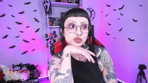 Snapshot of herinfernalmajesty chatting on September 2025 02:33:02 AM Marie online show from September 2025 02:33:02 AM