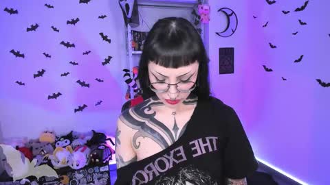 Snapshot of herinfernalmajesty chatting on October 2025 02:35:01 AM Marie online show from October 2025 02:35:01 AM