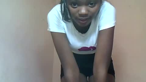 Snapshot of herisse01 chatting on June 2026 10:12:01 PM herisse01 online show from June 2026 10:12:01 PM