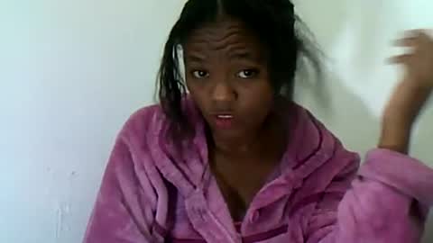 Snapshot of herisse01 chatting on July 2026 10:25:02 PM herisse01 online show from July 2026 10:25:02 PM