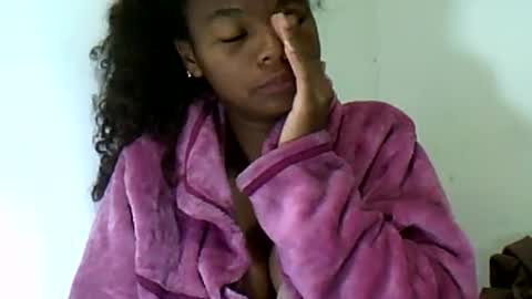 Snapshot of herisse01 chatting on July 2026 05:12:02 AM herisse01 online show from July 2026 05:12:02 AM