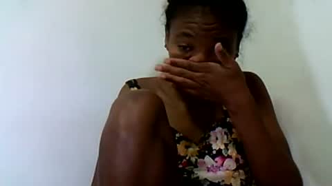 Snapshot of herisse01 chatting on July 2026 09:33:01 PM herisse01 online show from July 2026 09:33:01 PM