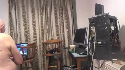 mature online show from November 2025 06:40:02 AM