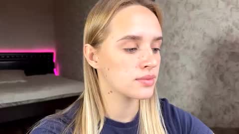 Snapshot of hermiladziekan chatting on October 2025 07:53:02 AM Sylvia online show from October 2025 07:53:02 AM
