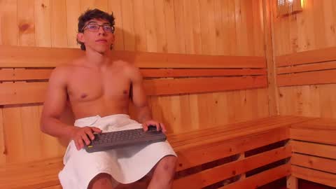 Snapshot of heteros_men chatting on April 2026 01:48:01 AM heteros men online show from April 2026 01:48:01 AM