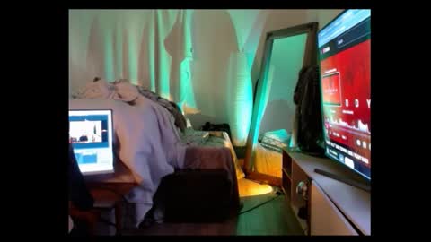 Snapshot of hevin69 chatting on December 2025 09:34:02 PM hevin69 online show from December 2025 09:34:02 PM