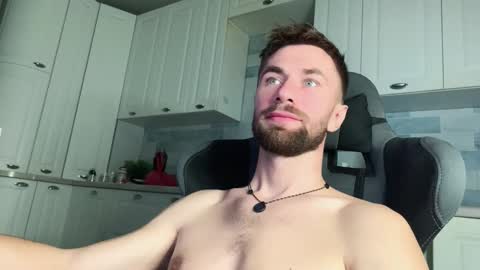 Arnold online show from November 2025 09:20:02 PM