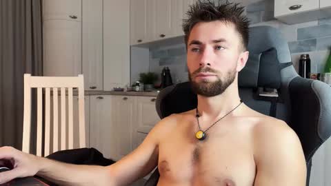 Arnold online show from December 2025 09:12:02 PM