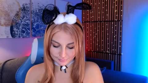 Snapshot of hey_cassie chatting on October 2025 03:46:02 PM hey_cassie online show from October 2025 03:46:02 PM