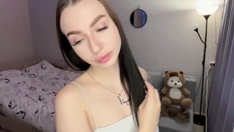 Snapshot of hey_lola_ chatting on November 2025 10:26:01 AM Lola online show from November 2025 10:26:01 AM