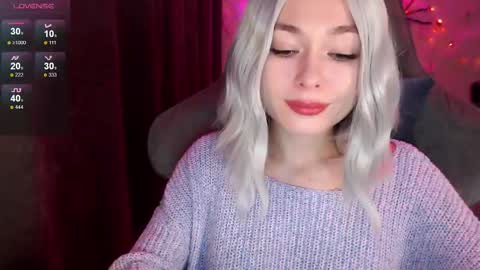 Snapshot of hey_nora_ chatting on November 2025 08:46:02 AM Nora online show from November 2025 08:46:02 AM