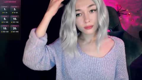 Snapshot of hey_nora_ chatting on November 2025 01:38:01 AM Nora online show from November 2025 01:38:01 AM