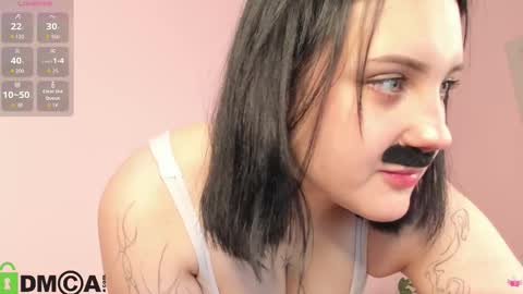 Snapshot of hey_tessa chatting on November 2025 11:08:02 AM Tessa online show from November 2025 11:08:02 AM