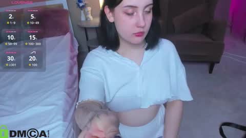 Snapshot of hey_tessa chatting on November 2025 11:31:02 AM Tessa online show from November 2025 11:31:02 AM