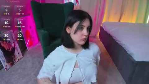 Snapshot of hey_tessa chatting on November 2025 11:35:01 AM Tessa online show from November 2025 11:35:01 AM