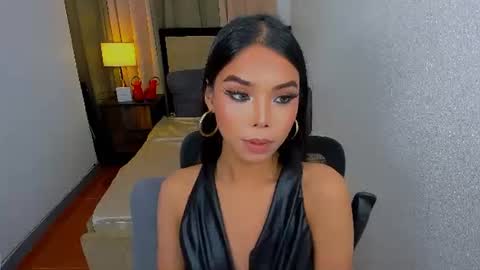 Snapshot of heyitsafira chatting on June 2026 02:28:01 PM SAFIRA 3 online show from June 2026 02:28:01 PM