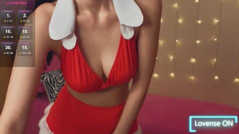 Snapshot of heyitsnaomi chatting on December 2025 04:17:01 AM Naomi online show from December 2025 04:17:01 AM